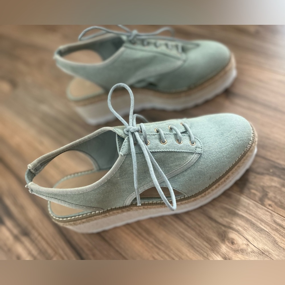 Shoedazzle Arden Denim Platform open back strap shoes